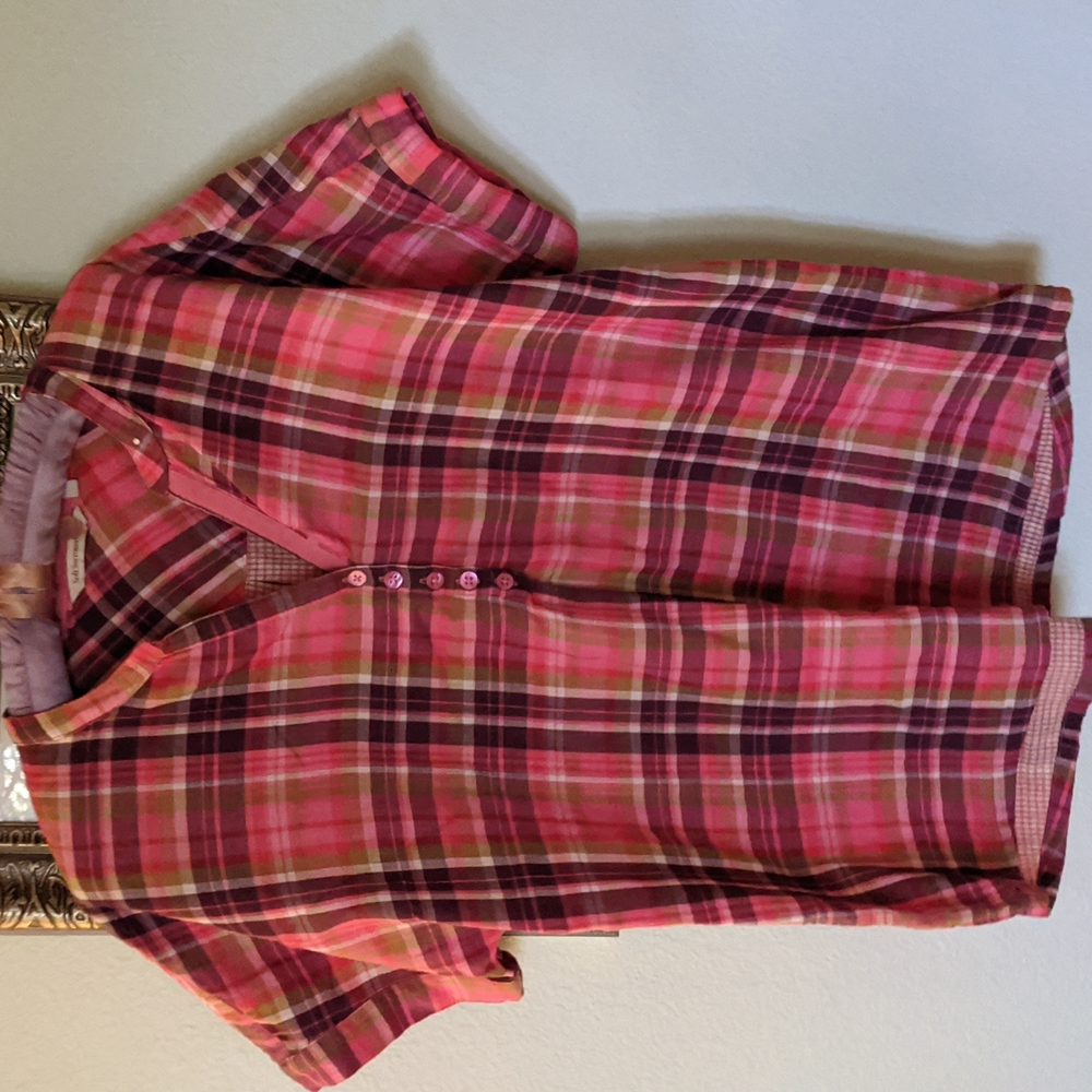 💝M, ladies Soft Surroundings plaid 100% cotton v neck top